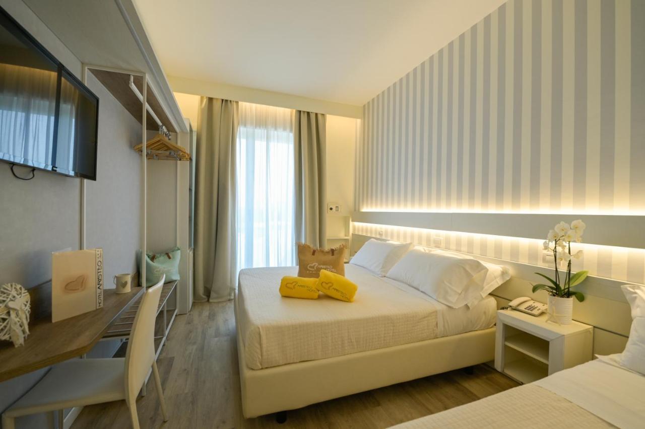 Hotel Aristeo Rimini Exterior photo
