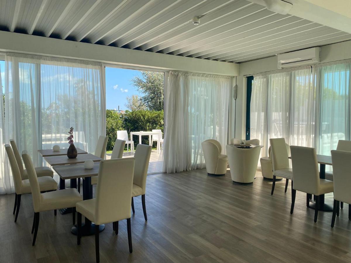 Hotel Aristeo Rimini Exterior photo