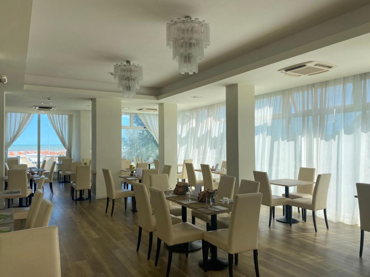 Hotel Aristeo Rimini Exterior photo