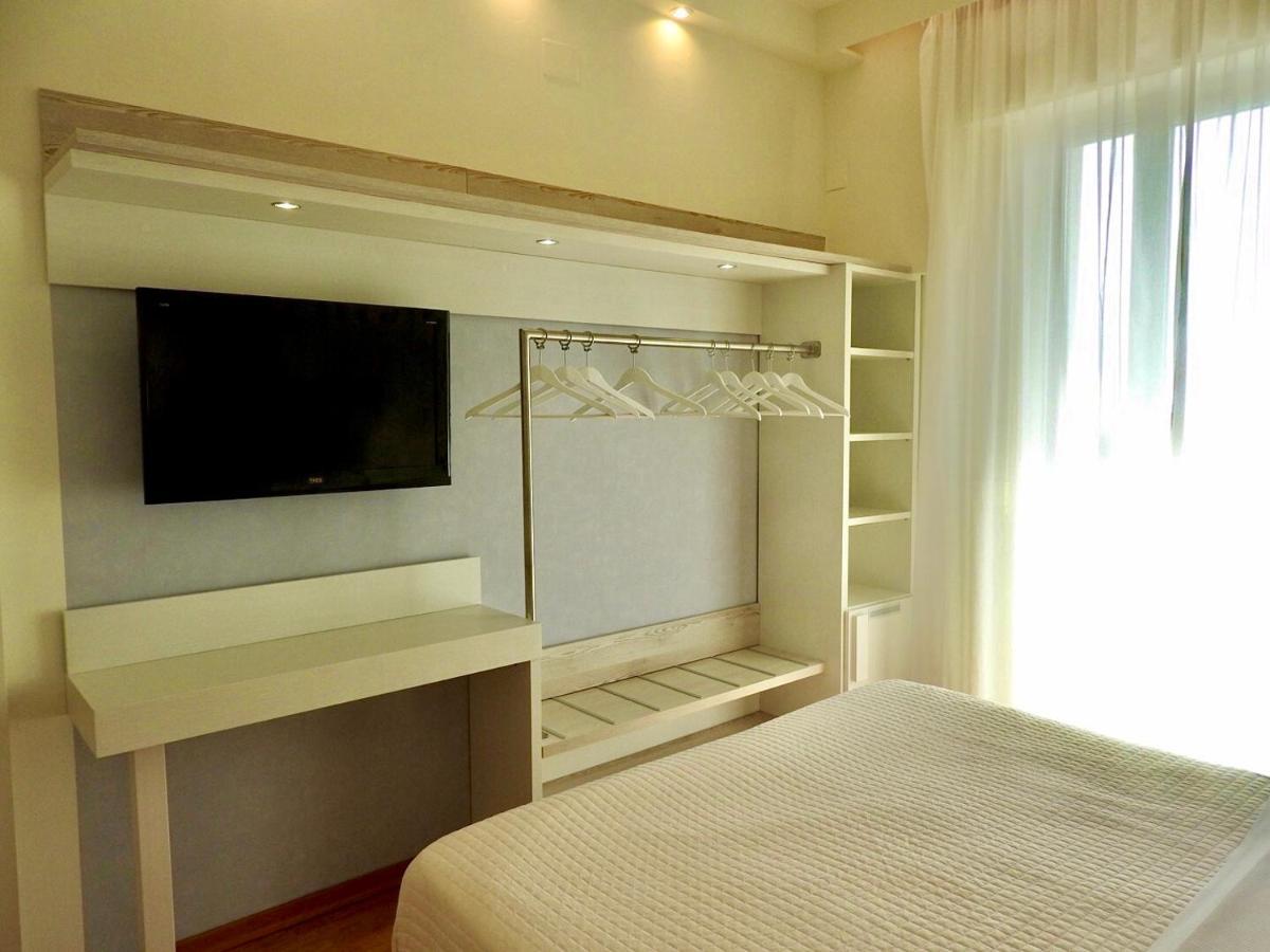 Hotel Aristeo Rimini Exterior photo
